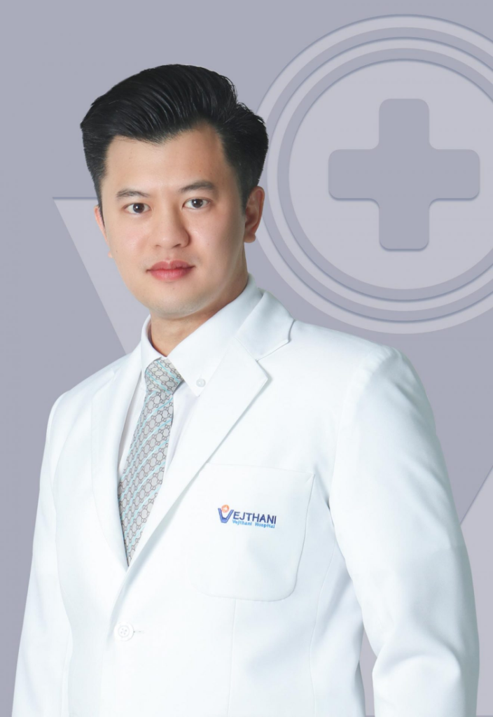 Dr. Ekkaphol Larpumnuayphol